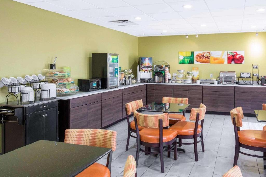 Quality Inn & Suites Arnold - St Louis Eksteriør bilde